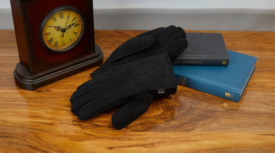 What Can You Expect from Authentic Women’s Sheepskin Gloves?