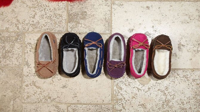 9 Tips to Maintain Your Sheepskin Slipper Boots